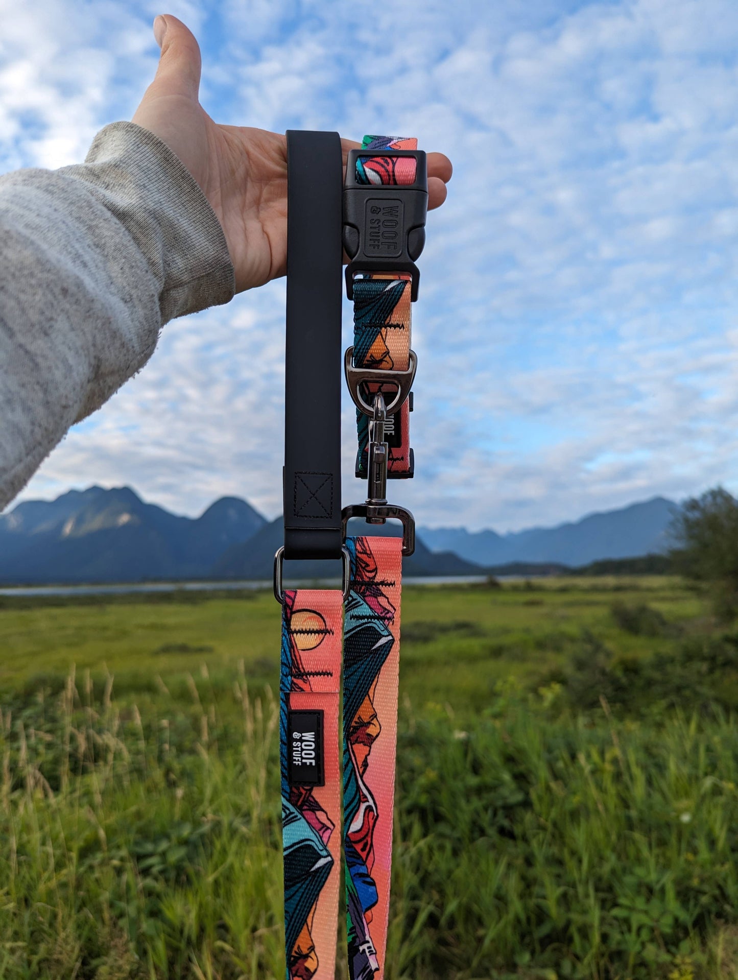 Sunrise Peaks Leash: 5ft / 1 Inch
